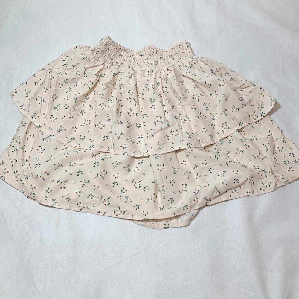 Flower ruffled skirt
